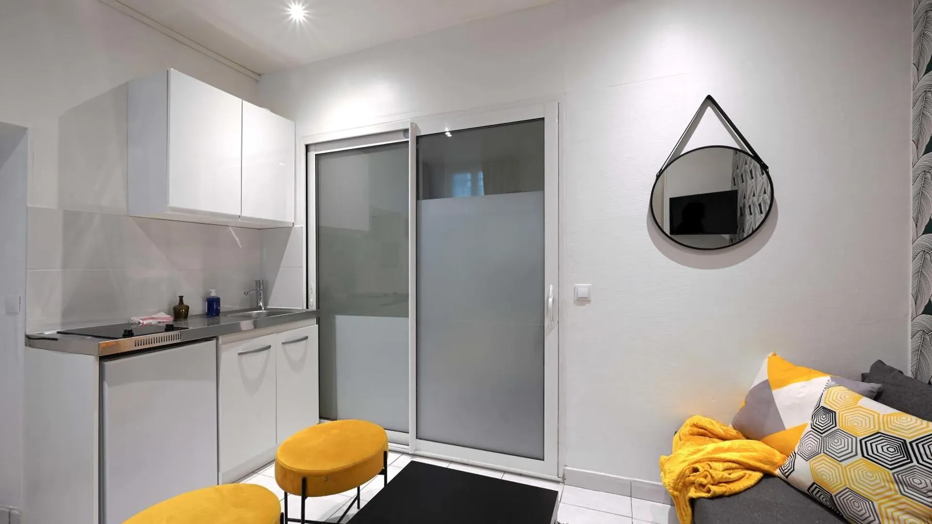 Lovely Studio For 2 Persons Center Of Paris 0*,  France